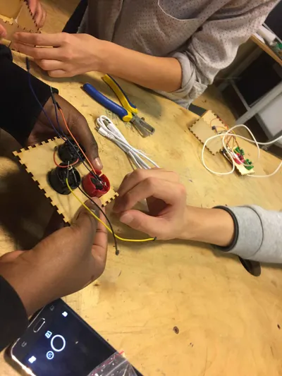 Fabrication of the do-doc station at the Carrefour du Numérique fablab